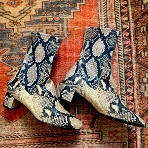 Stuart Weitzman sock boots. US woman’s 7.5